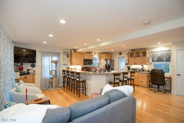 24690 Hawthorne Drive, Euclid, OH 44117