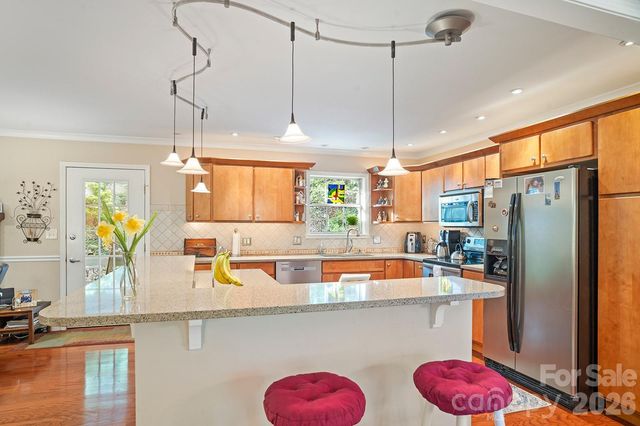 12 Steeplechase Court, Hendersonville, NC 28791
