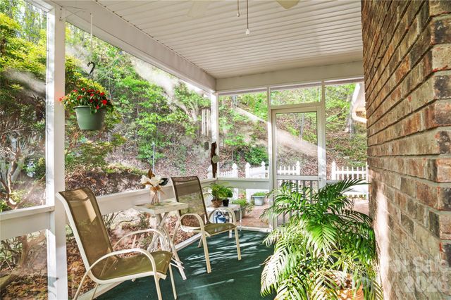 12 Steeplechase Court, Hendersonville, NC 28791