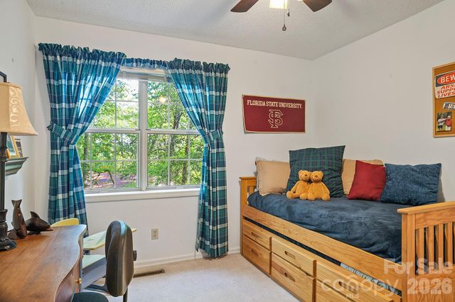 12 Steeplechase Court, Hendersonville, NC 28791
