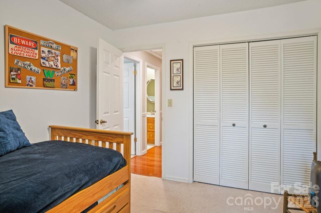12 Steeplechase Court, Hendersonville, NC 28791