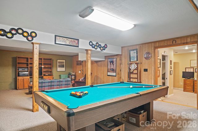 12 Steeplechase Court, Hendersonville, NC 28791