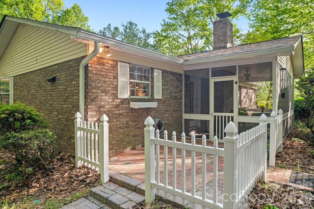 12 Steeplechase Court, Hendersonville, NC 28791