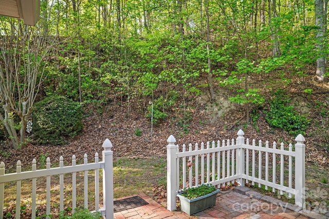 12 Steeplechase Court, Hendersonville, NC 28791