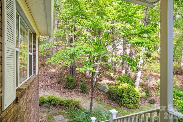 12 Steeplechase Court, Hendersonville, NC 28791