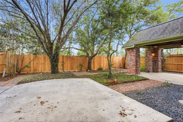 3531 Deerbrook Court, Pearland, TX 77584