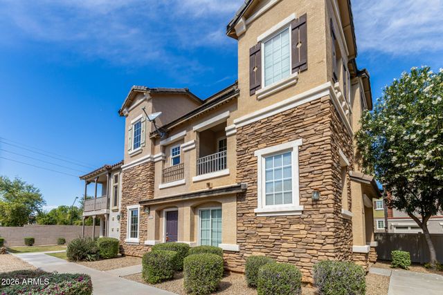 1384 S SABINO Drive, Gilbert, AZ 85296