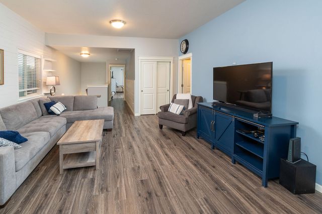 3380 SW 28th Street, Redmond, OR 97756
