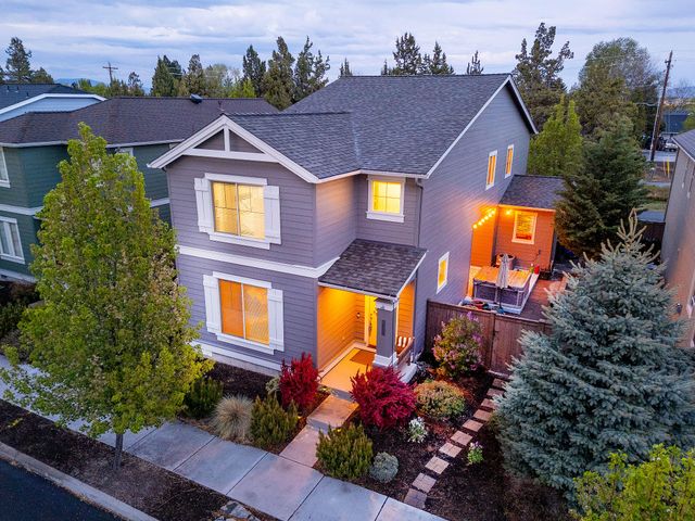 3380 SW 28th Street, Redmond, OR 97756