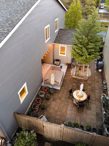 3380 SW 28th Street, Redmond, OR 97756