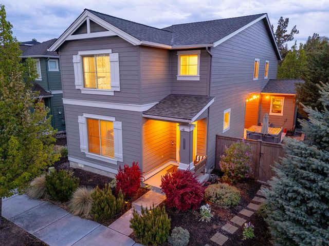 3380 SW 28th Street, Redmond, OR 97756