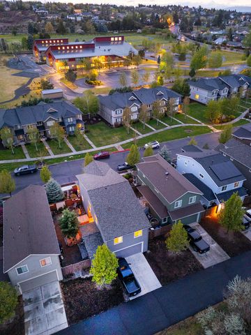 3380 SW 28th Street, Redmond, OR 97756