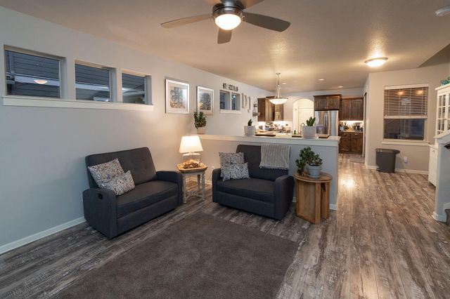 3380 SW 28th Street, Redmond, OR 97756