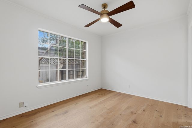 484 E Olmos Dr, Olmos Park, TX 78212