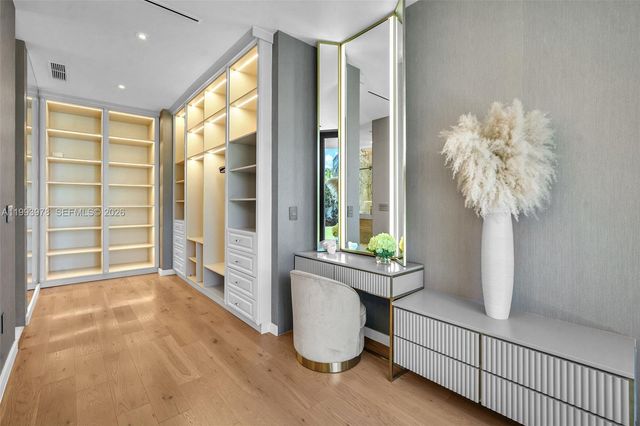 46 NE 162nd St, Miami, FL 33162