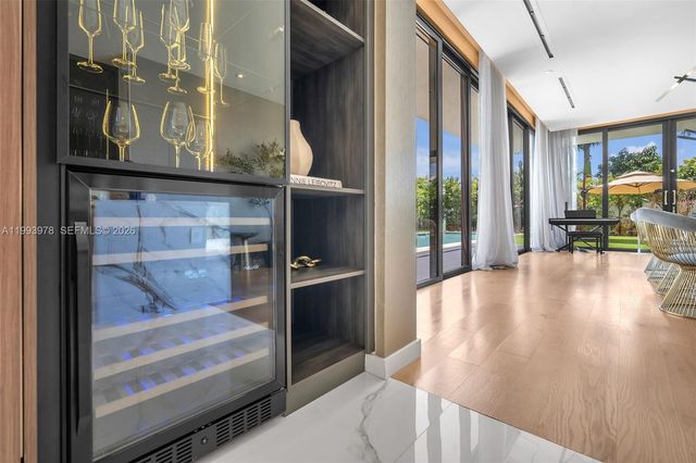 46 NE 162nd St, Miami, FL 33162