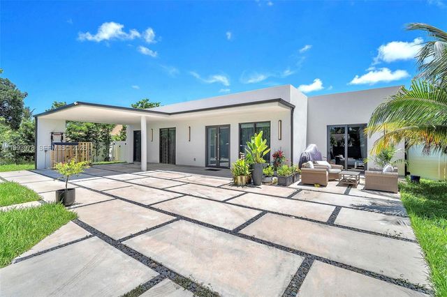 46 NE 162nd St, Miami, FL 33162