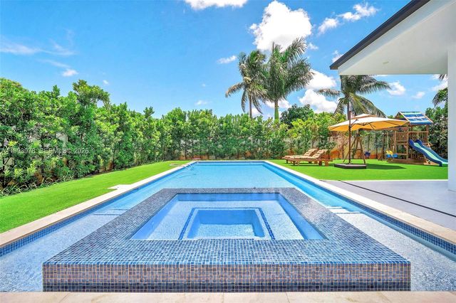 46 NE 162nd St, Miami, FL 33162