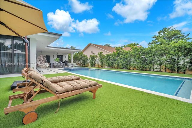 46 NE 162nd St, Miami, FL 33162