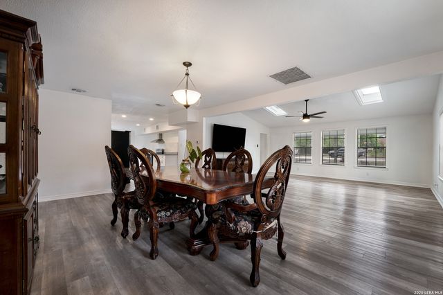 8265 UTOPIA BLVD, Selma, TX 78154