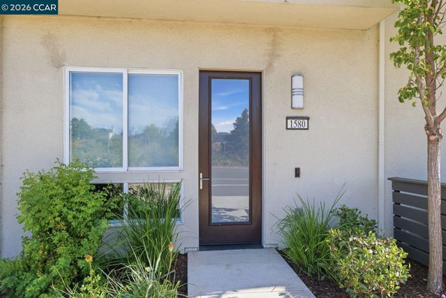 1580 Wright Ave, Richmond, CA 94804