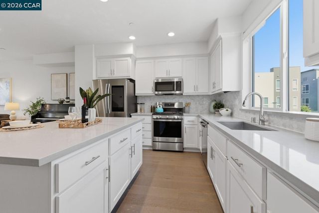 1580 Wright Ave, Richmond, CA 94804