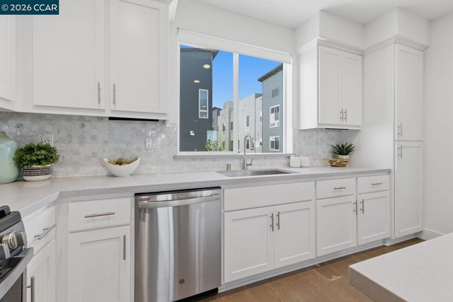 1580 Wright Ave, Richmond, CA 94804