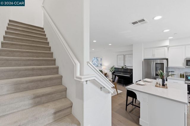 1580 Wright Ave, Richmond, CA 94804
