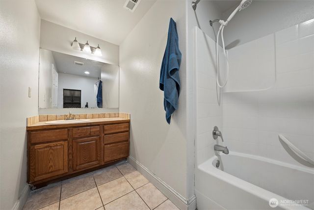 620 N Larkspur, Othello, WA 99344