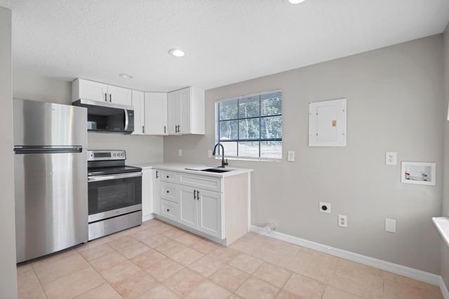 385 Katnack Rd, St Augustine, FL 32095