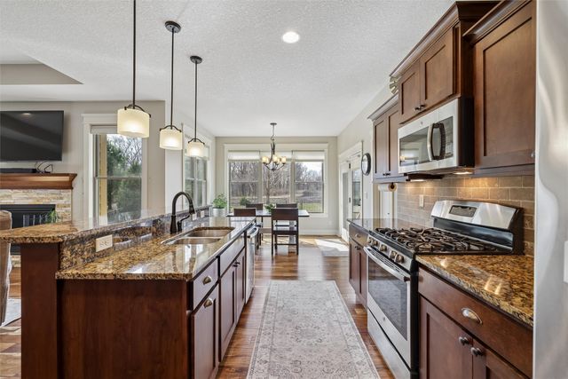 2728 NW 167th Court, Clive, IA 50325