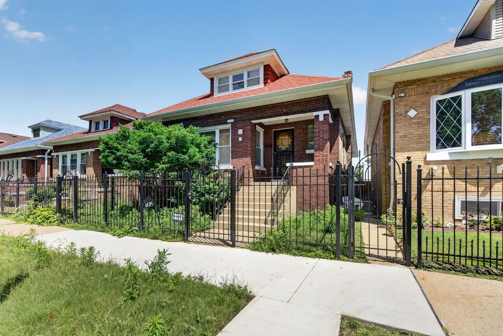 4824 W Concord Place, Chicago, IL 60639