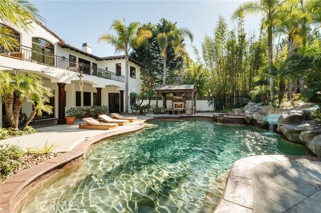 1807 Valley Park Avenue, Hermosa Beach, CA 90254