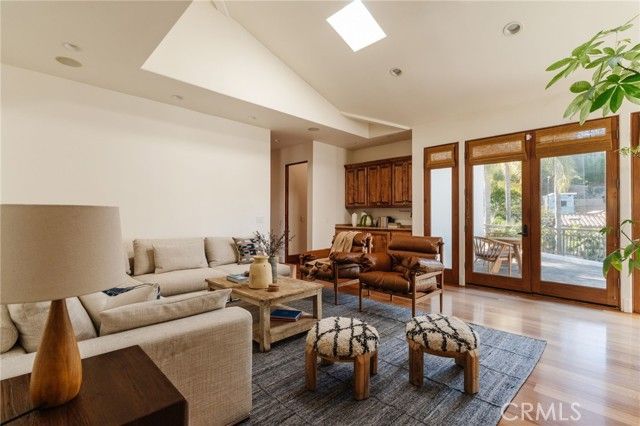 1807 Valley Park Avenue, Hermosa Beach, CA 90254