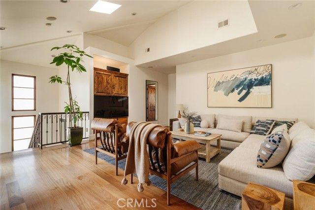 1807 Valley Park Avenue, Hermosa Beach, CA 90254