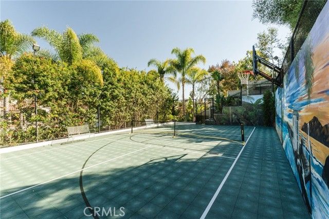 1807 Valley Park Avenue, Hermosa Beach, CA 90254