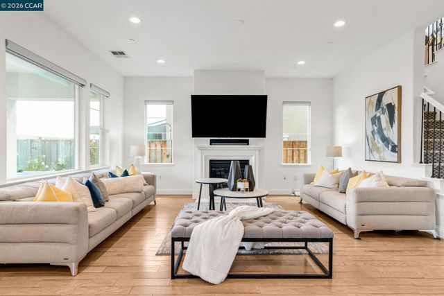 6937 Atlas Peak Dr, Dublin, CA 94568