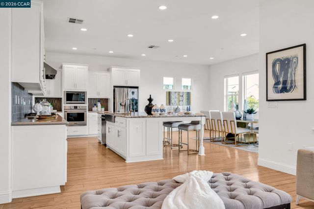 6937 Atlas Peak Dr, Dublin, CA 94568