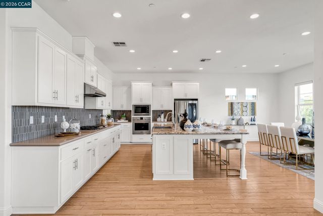 6937 Atlas Peak Dr, Dublin, CA 94568