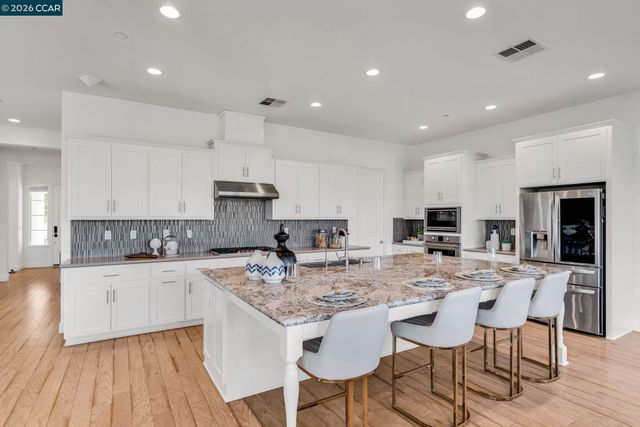 6937 Atlas Peak Dr, Dublin, CA 94568