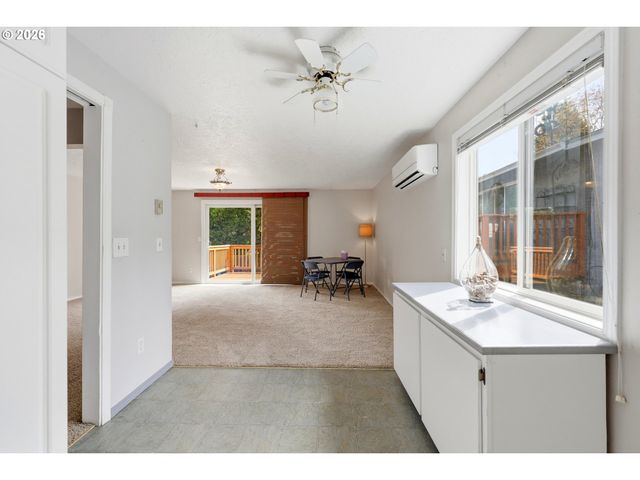 100 Ne KANE Dr, Gresham, OR 97030