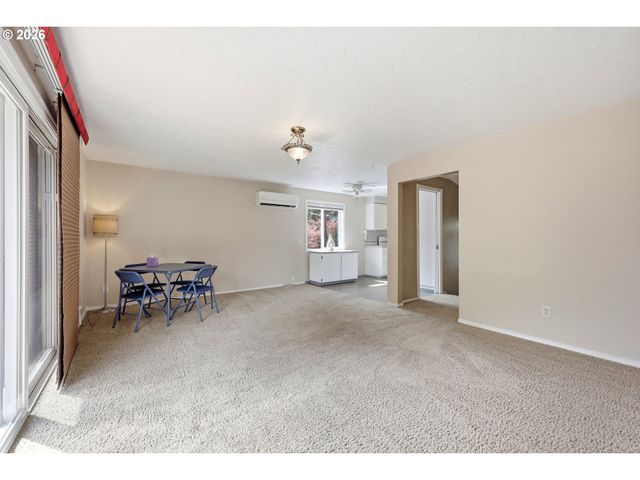 100 Ne KANE Dr, Gresham, OR 97030