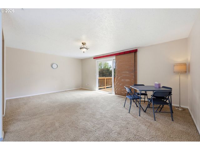 100 Ne KANE Dr, Gresham, OR 97030