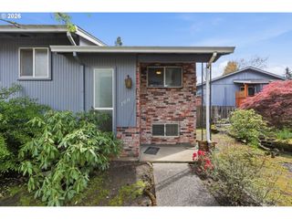 100 Ne KANE Dr, Gresham, OR 97030