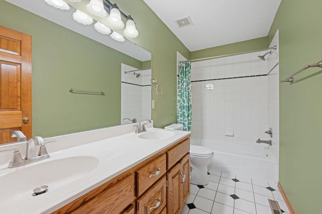 9535 Pineview Lane N, Maple Grove, MN 55369