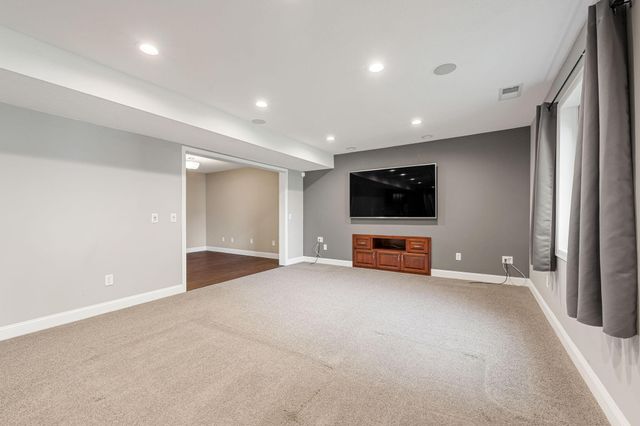 9535 Pineview Lane N, Maple Grove, MN 55369
