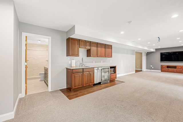 9535 Pineview Lane N, Maple Grove, MN 55369