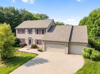 9535 Pineview Lane N, Maple Grove, MN 55369