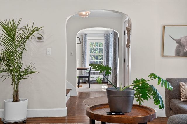 58 Leighton Rd, Wellesley, MA 02482