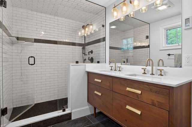 58 Leighton Rd, Wellesley, MA 02482